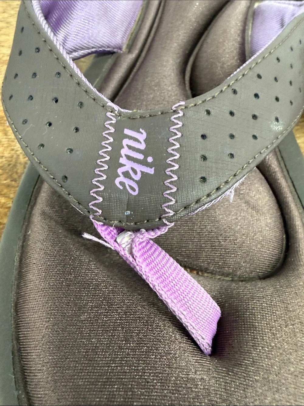 Nike flip flop